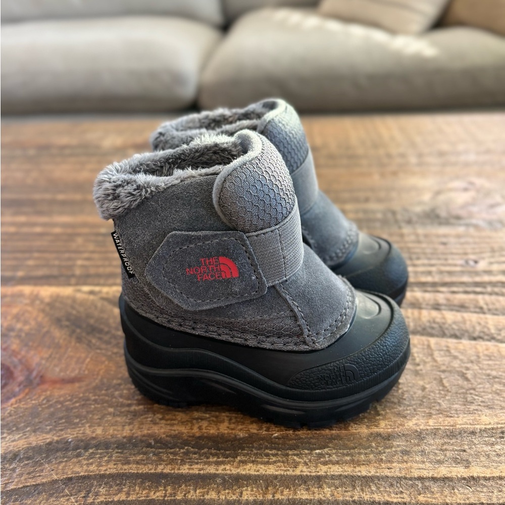 The North Face Toddler Alpenglow II Boots Winter Waterproof Snow Boots Size 4c - Picture 2 of 7